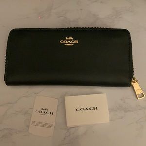 Coach wallet. New condition.